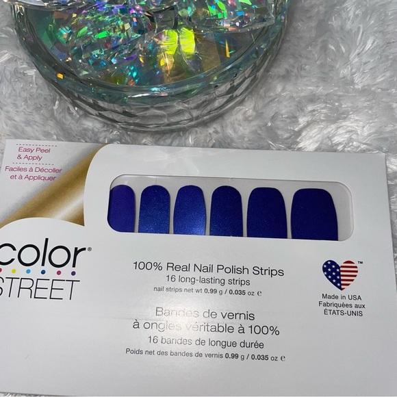 Color Street | Amethyst M ist a shimmery violet to indigo duochrome - Picture 6 of 13